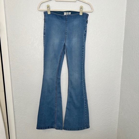 Free People We The Free Penny pull on Flare Jeans Size 29 Stretch Denim Blue - Picture 1 of 7